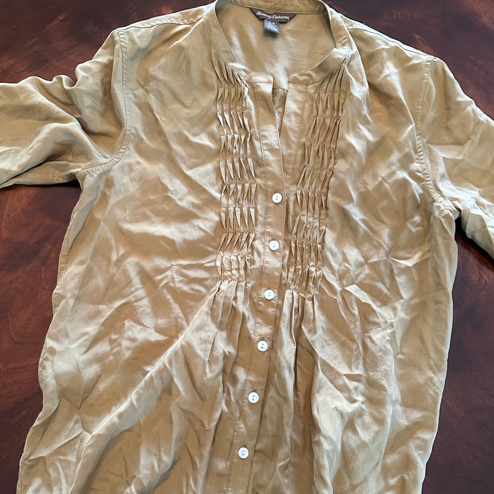 Women’s shirt